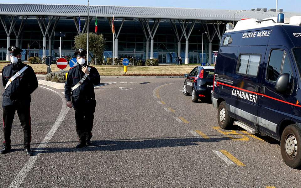 Συναγερμός στην Ιταλία για τον κοροναϊό- Κλείνουν πανεπιστήμια και δημόσιες υπηρεσίες- Πάνω από 76 τα κρούσματα