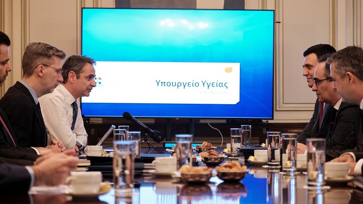 Κοροναϊός: Έκτακτη σύσκεψη Μητσοτάκη – Κικίλια- Τι ανησυχεί τις αρχές