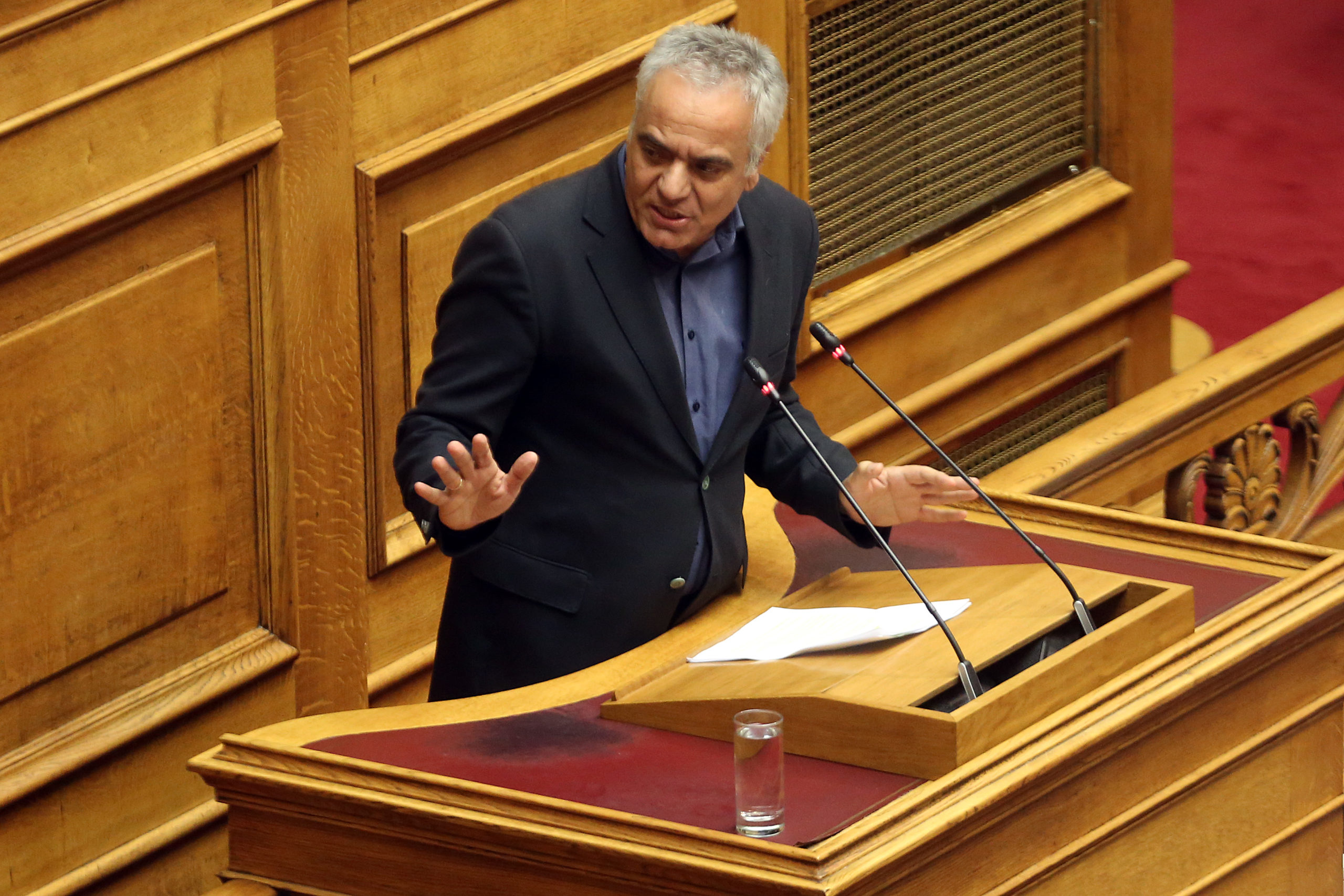 Σκουρλέτης για τον μετασχηματισμό του ΣΥΡΙΖΑ: “Δεν θέλουμε με μεταγραφές να κάνουμε τη διεύρυνση”- Σφοδρή επίθεση στην κυβέρνηση για το προσφυγικό