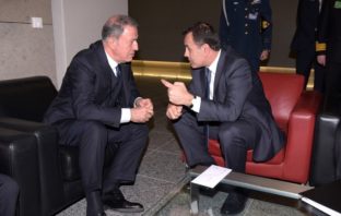 Παναγιωτόπουλος: Ζήτησα από τον Ακάρ “να μην υπονομεύονται οι προσπάθειες οικοδόμησης εμπιστοσύνης”