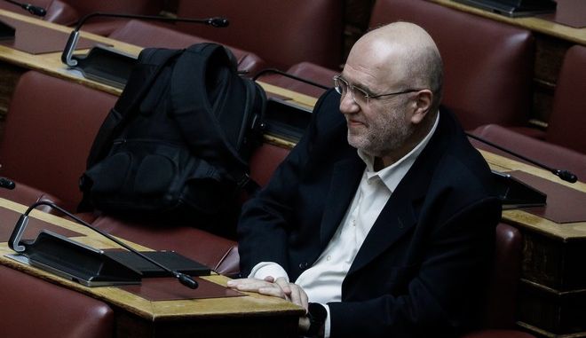 Τρύφων Αλεξιάδης: Επιστροφή στη Βουλή μετά την περιπέτεια της υγείας του