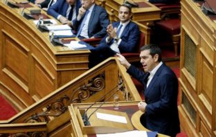 Μετωπική στη Βουλή για τα εργασιακά