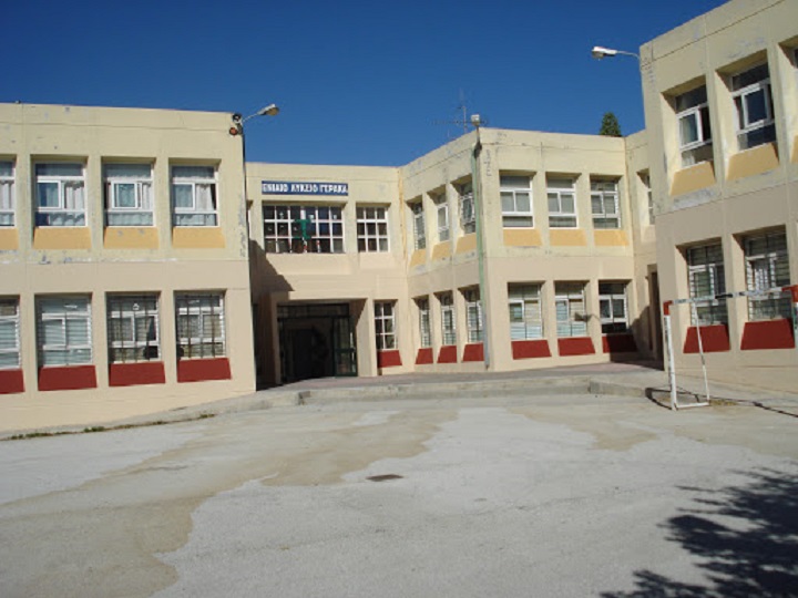 Εξώδικο σε διευθυντή Λυκείου επειδή δεν εφάρμοσε απόφαση για απαλλαγή μαθητή από τα θρησκευτικά