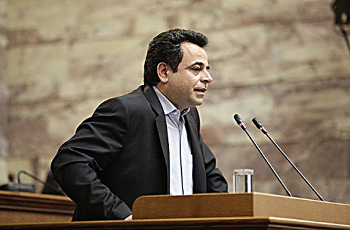 Σαντορινιός: Ανατριχιαστική παραδοχή Πλακιωτάκη για παράνομες επαναπροωθήσεις στο Αιγαίο