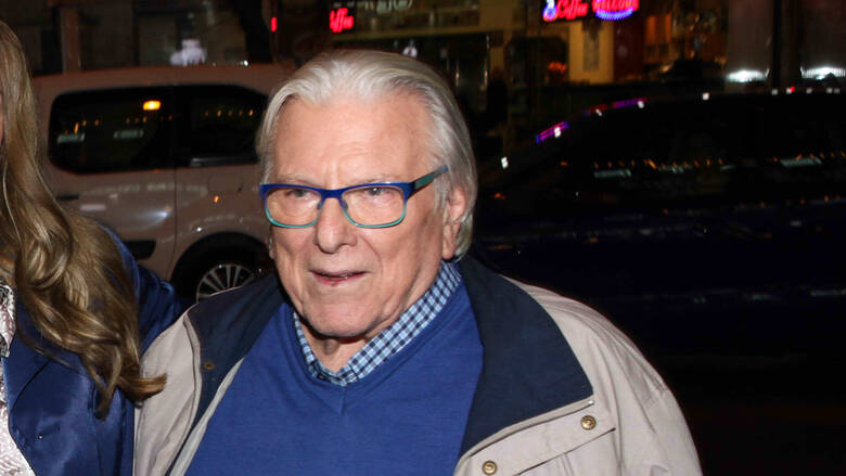 Αγωνία για τον αγαπημένο ηθοποιό Κώστα Βουτσά – Κρίσιμες οι επόμενες ώρες – Τι λέει η κόρη του