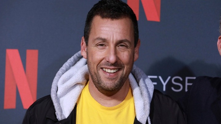 Ο Άνταμ Σάντλερ υπέγραψε με το Netflix για τέσσερις ταινίες