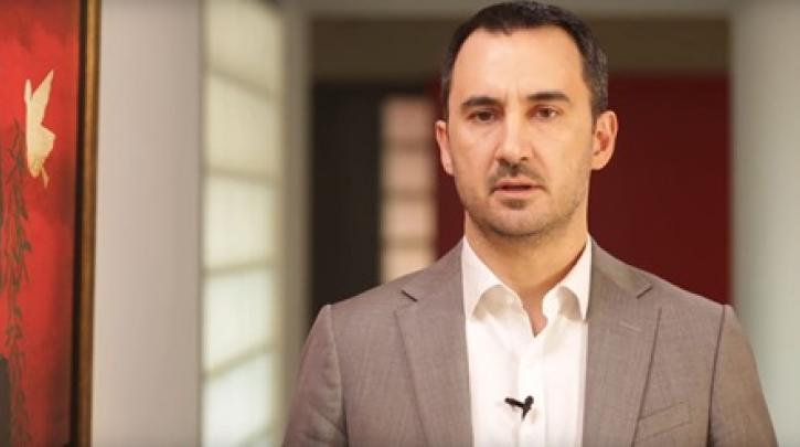 Χαρίτσης: Η κυβέρνηση αποφεύγει να συγκρουστεί με τον εθνολαϊκισμό και σκόπιμα δεν δίνει λύσεις στο προσφυγικό