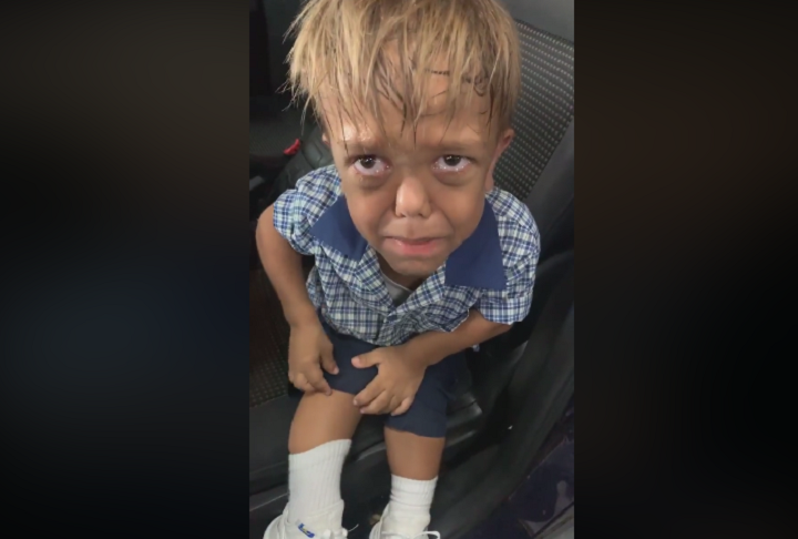 9χρονος θύμα μπούλινγκ στη μητέρα του: Δώσε μου ένα μαχαίρι να πεθάνω – Βίντεο γροθιά στο στομάχι (vid)