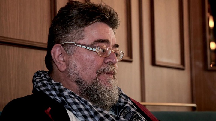 Ο Σταμάτης Κραουνάκης απαντά για τα αθυρόστομα στιχάκια στο ΥΠΠΟ και απειλεί με μηνύσεις (vid)