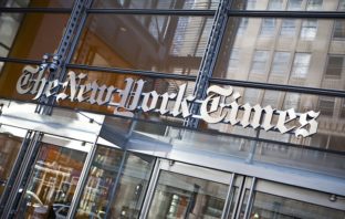 Ο Τραμπ μηνύει τους New York Times