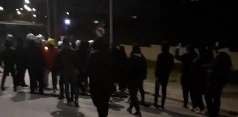 Βίντεο- ντοκουμέντο από το τάγμα εφόδου ακροδεξιών στην οδό Ερμού της Μυτιλήνης&hellip;