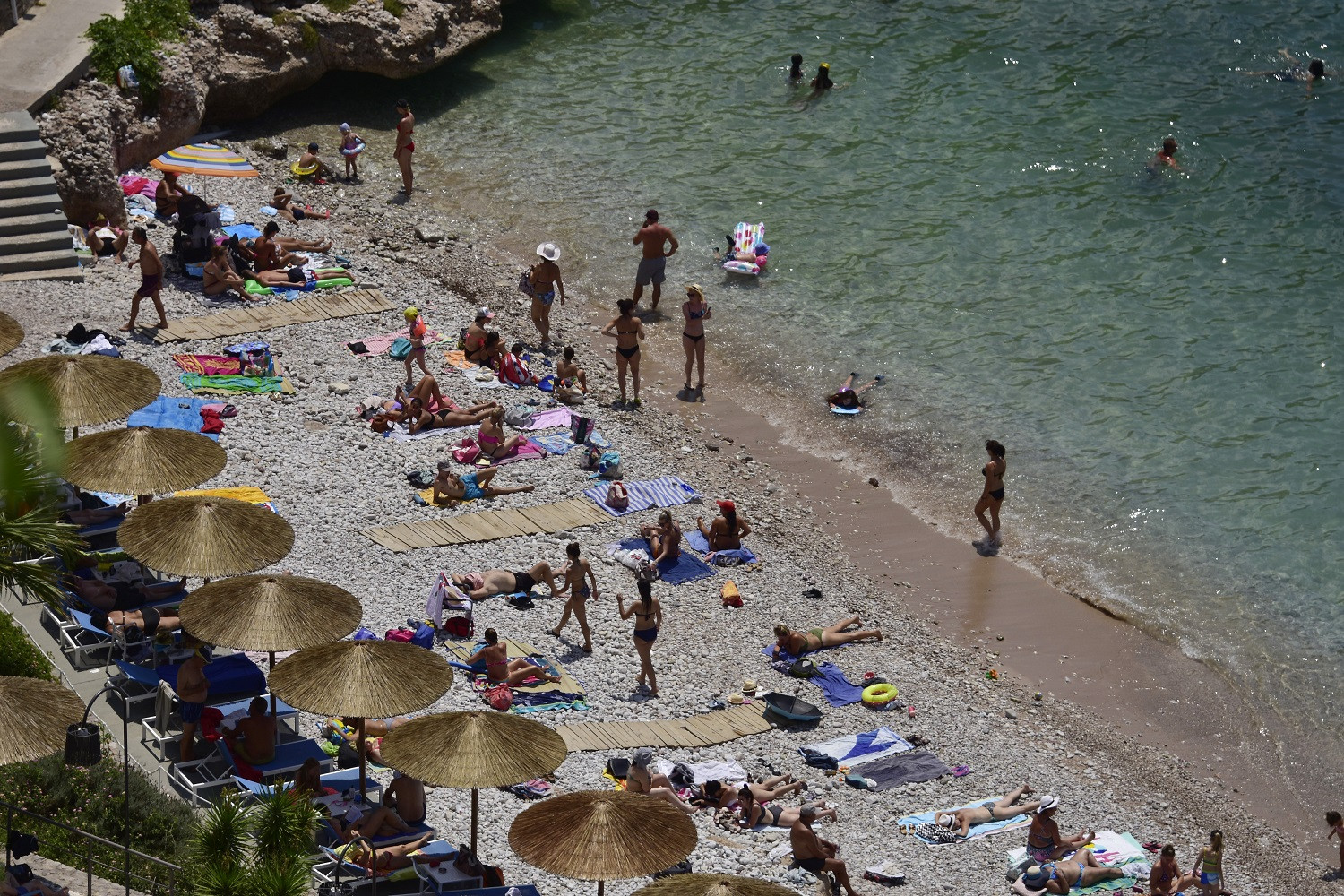 Κλείνουν και οι οργανωμένες παραλίες με απόφαση πρωθυπουργού