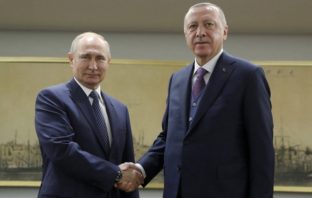 Ανάλυση: Ο Ερντογάν μετρά απώλειες και ο Πούτιν κέρδη