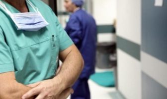 24ωρη πανελλαδική απεργία των νοσοκομειακών γιατρών την Πέμπτη και συγκέντρωση στο υπ. Υγείας
