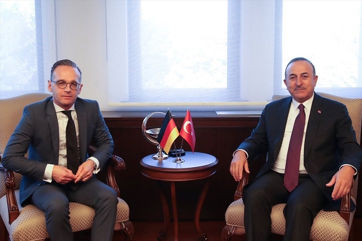 Σύγκρουση Μαας – Τσαβούσογλου στο Twitter για την κρίση στον Έβρο