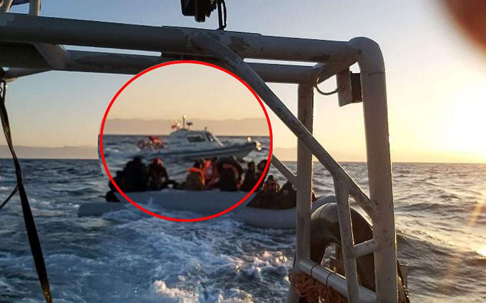 Συνοδεία τουρκικής ακταιωρού οι βάρκες των μεταναστών στη Λέσβο (vid)