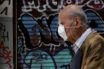 Πως θα βγούμε από την καραντίνα- Πρώτα τα εμπορικά καταστήματα με μάσκες και γάντια- Όλο το σχέδιο