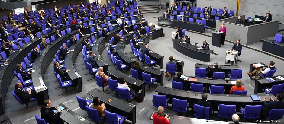 SZ: Η Γερμανία πρέπει να κινηθεί γενναία, όχι όπως με την Ελλάδα στην κρίση