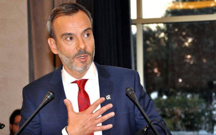 “Βολές” Δημάρχου Θεσσαλονίκης: Ήταν πολύ πρόωρο να ανοίξουν τα σχολεία στις 11&hellip;