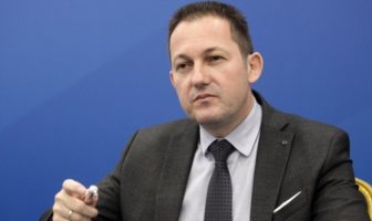 Στ. Πέτσας: Κανένα ξεχωριστό μέτρο για όσους είναι άνω των 65 ετών