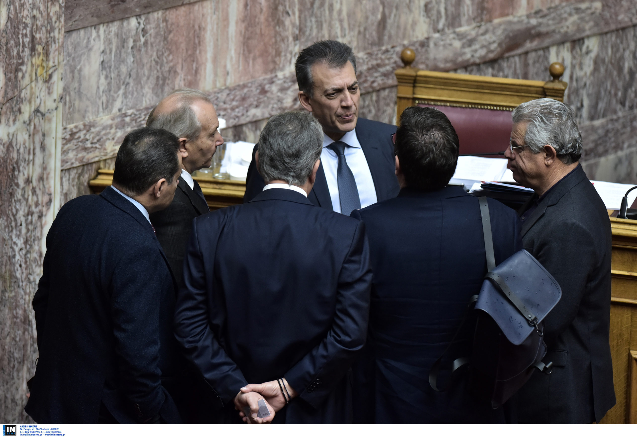Καταγγελία Κεγκέρογλου: ” Από τις 7 πλατφόρμες, δύο θα μοιράζονταν 36 εκατ.”!- Σύγκρουση στη Βουλή