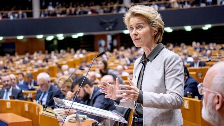 Φον ντερ Λάϊεν: Χρειαζόμαστε ένα “σχέδιο Μάρσαλ” με τεράστιες επενδύσεις για να αντιμετωπίσουμε την κρίση