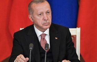 Ναγκόρνο- Καραμπάχ: Η Τουρκία κατηγορεί ΗΠΑ, Ρωσία και Γαλλία ότι εξοπλίζουν την Αρμενία
