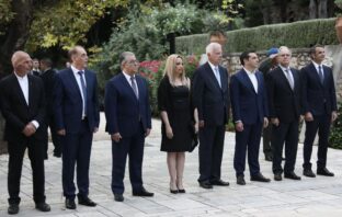 Το ΚΙΝ.ΑΛ να διώξει τα δεξιά βαρίδια και να αναζητήσει τους φυσικούς του συμμάχους