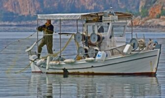 Καθαρότερα δίχτυα για λιγότερα…φαντάσματα στις ελληνικές θάλασσες