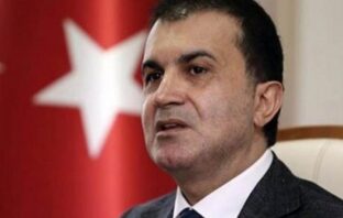 Τσελίκ σε Δένδια : “Η ασέβεια και η μισαλλοδοξία δεν είναι μέθοδοι διπλωματίας”