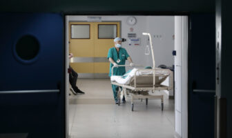 Κοροναϊός: Πέντε οι νεκροί σε ένα 24ωρο και 337 συνολικά