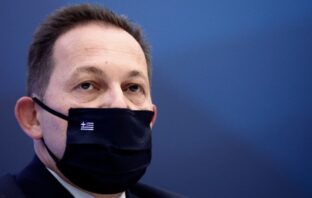 Πέτσας: Χθες είχαμε ύφεση των κρουσμάτων – Σήμερα περιμένουμε αρκετά περισσότερα