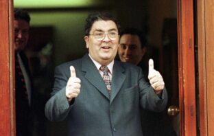 Πέθανε ο Τζον Χιουμ, ο αρχιτέκτονας της συμφιλίωσης στην Βόρεια Ιρλανδία