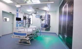 Συγκέντρωση γιατρών στο ΑΧΕΠΑ: “Οι ΜΕΘ δεν μπορούν να λειτουργήσουν χωρίς προσωπικό”