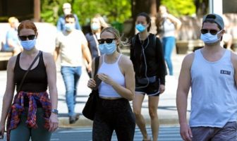 Κοροναϊός: Οι 11 περιοχές όπου είναι υποχρεωτική η χρήση μάσκας σε εξωτερικούς και εσωτερικούς χώρους
