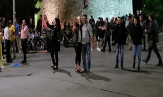 Κοροναϊός: Μεταμεσονύκτια διαμαρτυρία από τους εστιάτορες στη Θεσσαλονίκη