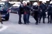 Βίντεο σοκ με σύλληψη και κακοποίηση φοιτητή έξω από το σπίτι του στα Σεπόλια – Στο νοσοκομείο ο πατέρας του