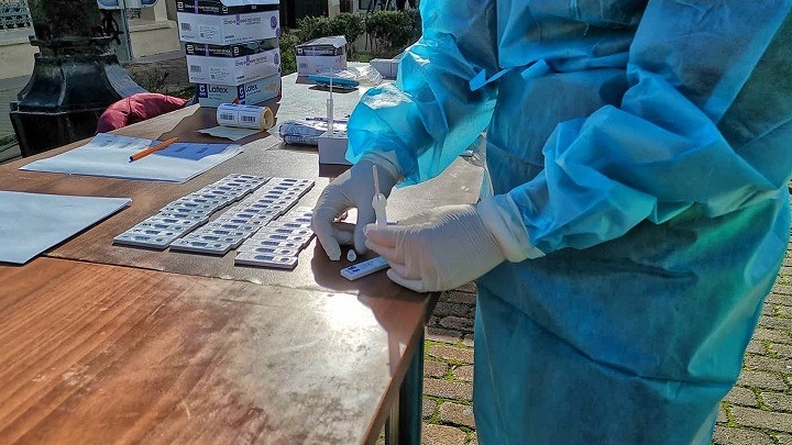 Κοροναϊός: 1.724 νέα κρούσματα – 738 οι διασωληνωμένοι – 65 νεκροί σε 24 ώρες (7.945 θάνατοι συνολικά)