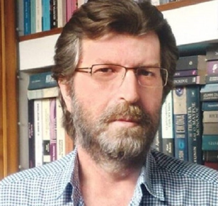 Πέθανε ο δημοσιογράφος Βασίλης Τριανταφύλλου