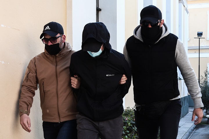 Ελεύθεροι με όρους και υπό επιτήρηση οι δύο ανήλικοι κατηγορούμενοι για τον ξυλοδαρμό του σταθμάρχη