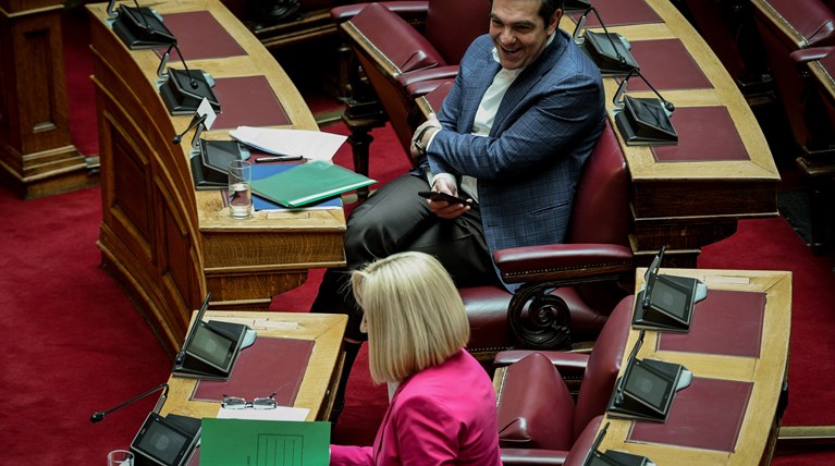 Η κίνηση της Φώφης και το παιχνίδι σε ανοιχτό γήπεδο…