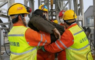 Κίνα: Διασώθηκαν 11 μεταλλωρύχοι που είχαν παγιδευτεί για δύο εβδομάδες