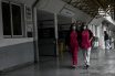 Κοροναϊός: Έσπασε το “φράγμα” των 5.000 θανάτων στη χώρα
