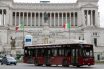 Ιταλία: Στρέφεται νομικά κατά Pfizer και Astrazeneca για τις καθυστερήσεις στις παραδόσεις των εμβολίων