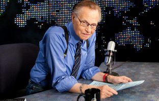 Larry King: Πέθανε ο γνωστός Αμερικάνος δημοσιογράφος