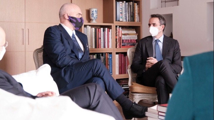 Μητσοτάκης-Ράμα: Ικανοποίηση για τη βελτίωση των σχέσεων Ελλάδας-Αλβανίας