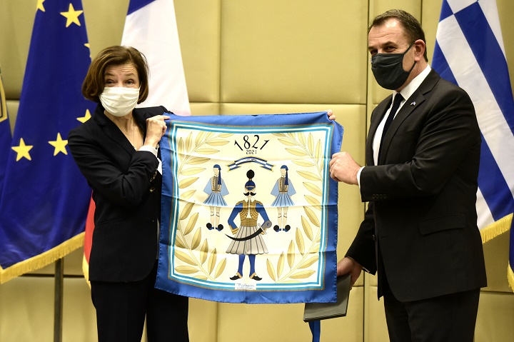 Rafale: Υπεγράφη η συμφωνία από τους Υπουργούς Άμυνας Ελλάδας και Γαλλίας