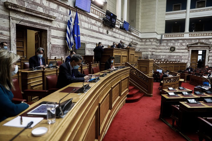 Βουλή: Σφοδρή αντιπαράθεση για την πανεπιστημιακή αστυνομία – Φίλης: “Δημιουργείτε καθεστώς Κορκονέα&hellip;