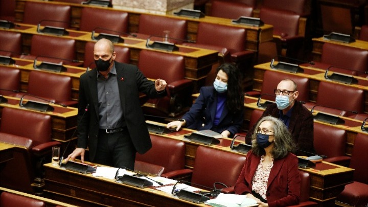 Βαρουφάκης: Ψέματα Μητσοτάκη και Κεραμέως τα περί αστυνομίας σε πανεπιστήμια του εξωτερικού