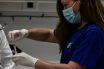 Ελλάδα: Συνεχίζονται κανονικά οι εμβολιασμοί με AstraZeneca – “Ακολουθούμε τις οδηγίες του ΕΜΑ”
